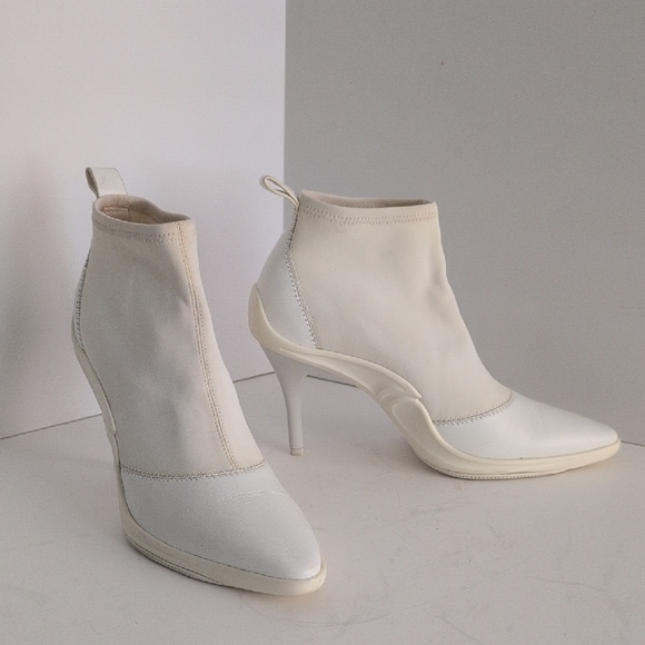 Stella Luna, Genuine Leather, Stretch, Sporty, White Ankle Boots, Size 40, 9.5 - Picture 1 of 10